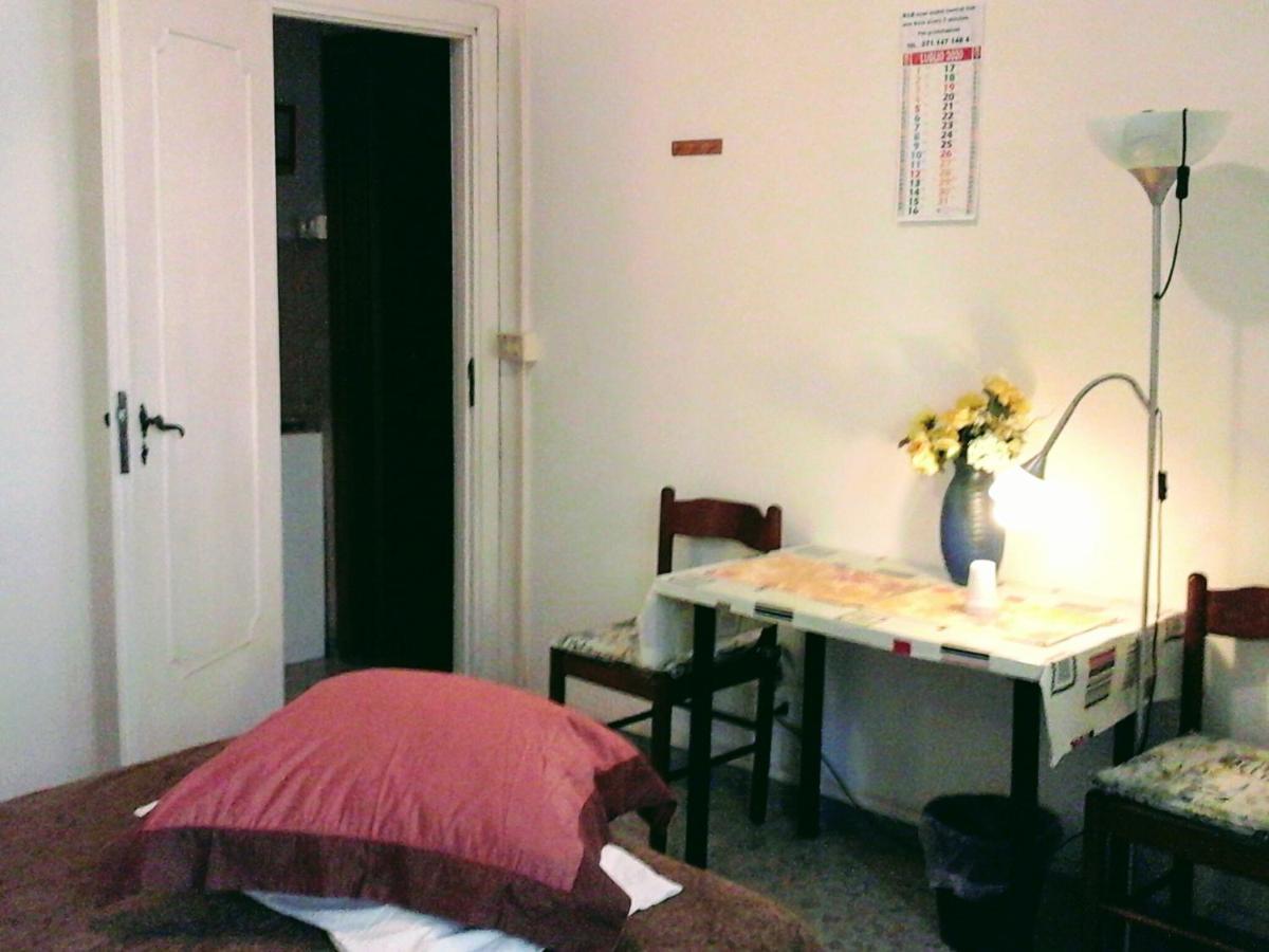 B&B Near Metro' Central Line - Only Wc In The Rooms 15 Minutes To Termini Station 20 To Spagna Square - In The Night Bus ローマ エクステリア 写真